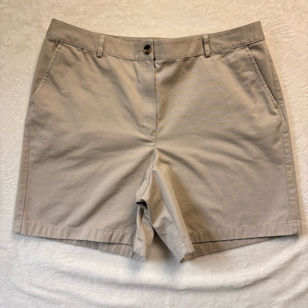 LL Bean Shorts‎ Women Sz 18 Beige Classic Chino High Rise 6.5" Inseam Preppy
